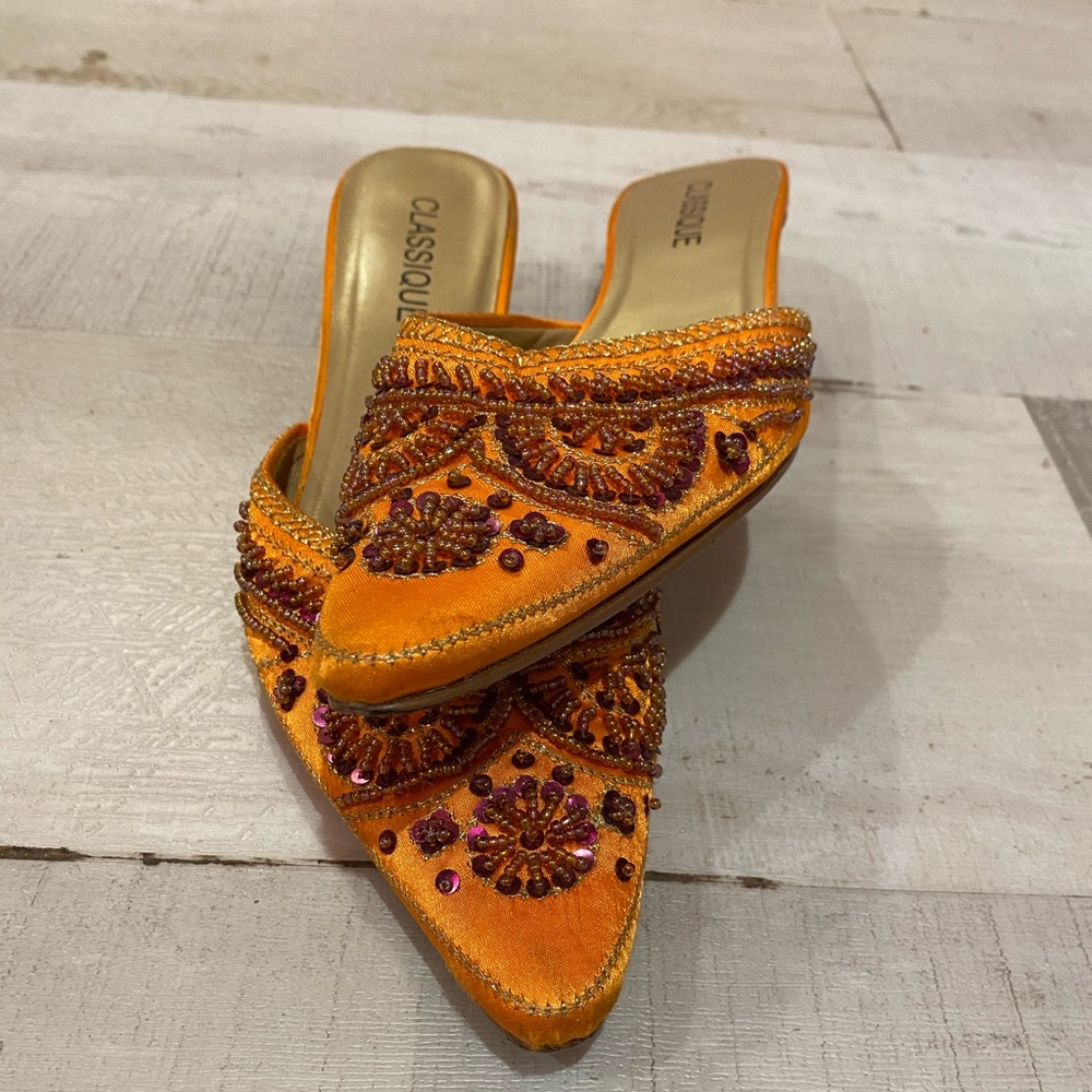 Kitten heel mules